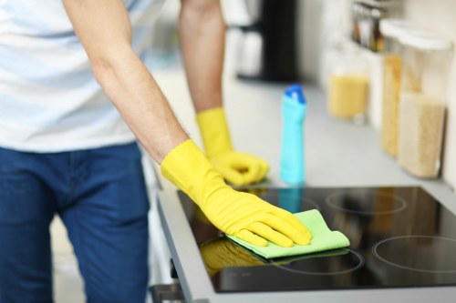 Living room dusting and floor cleaning for move-out in N16